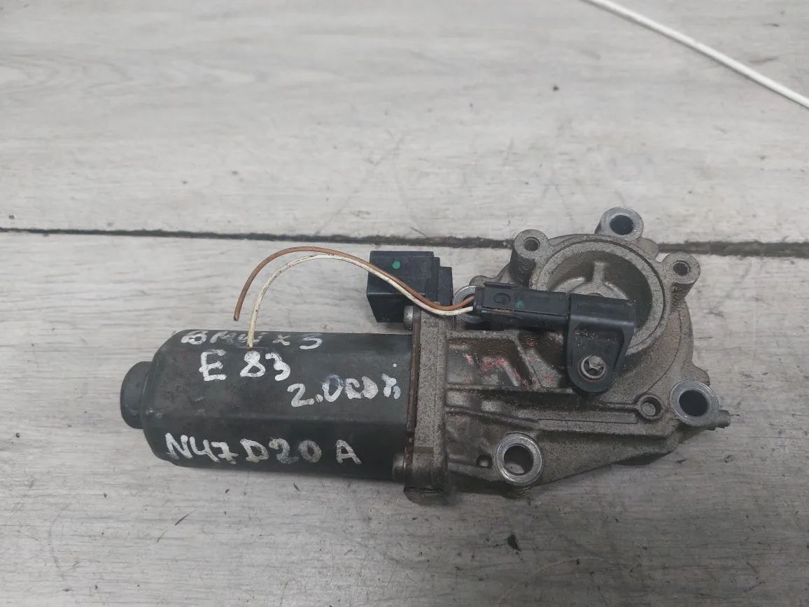 электромотор раздаточной коробки BMW X5 E70 (2006 - 2010), 3.0 л., N52 B30, бензин, 27107566250, 27107528559, 27107566296, 0130008517, 0130008507 - фото №1