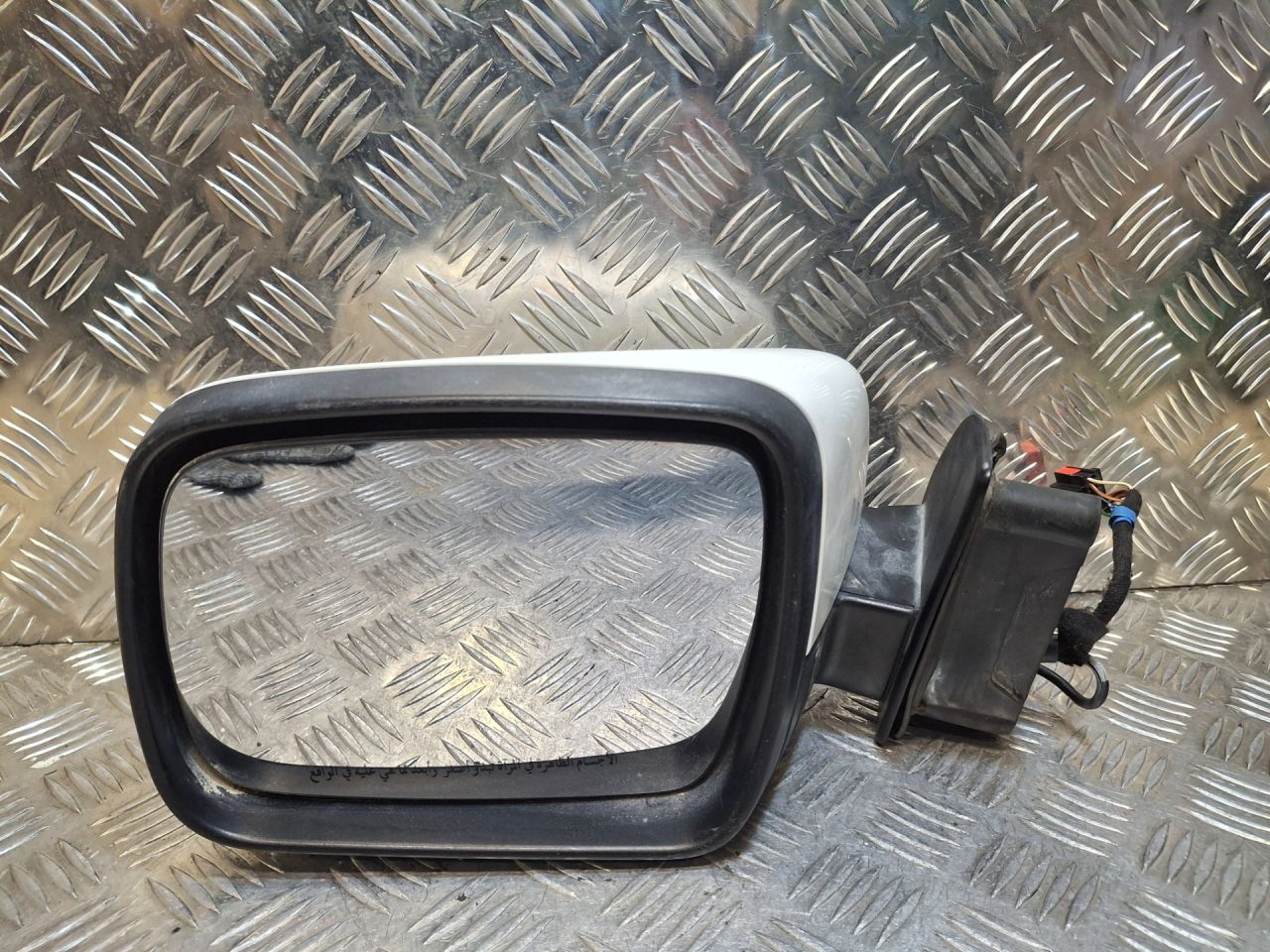 зеркало наружное левое Land Rover Discovery 4 поколение L319 (2009 - 2013), белый, LR041888, LR013770 - фото №1