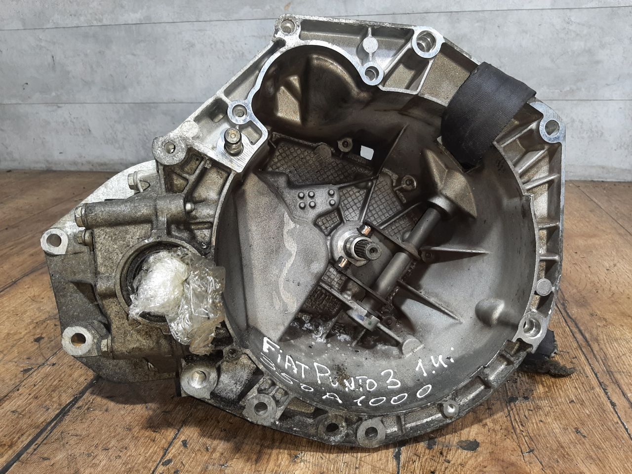 PКПП Fiat Grande Punto 1 поколение 199 (2006 - 2008), 1.4 л., 350 A1.000, бензин, 71752943 - фото №1