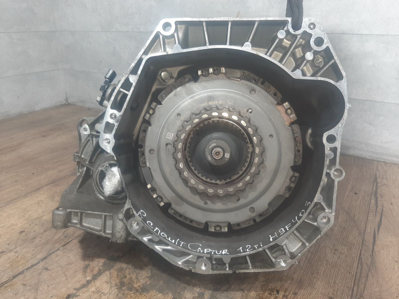 PКПП Renault Clio 4 поколение (2012 - 2016), 1.2 л., H5F 403, бензин, 320106664R, DC4006 - фото №1