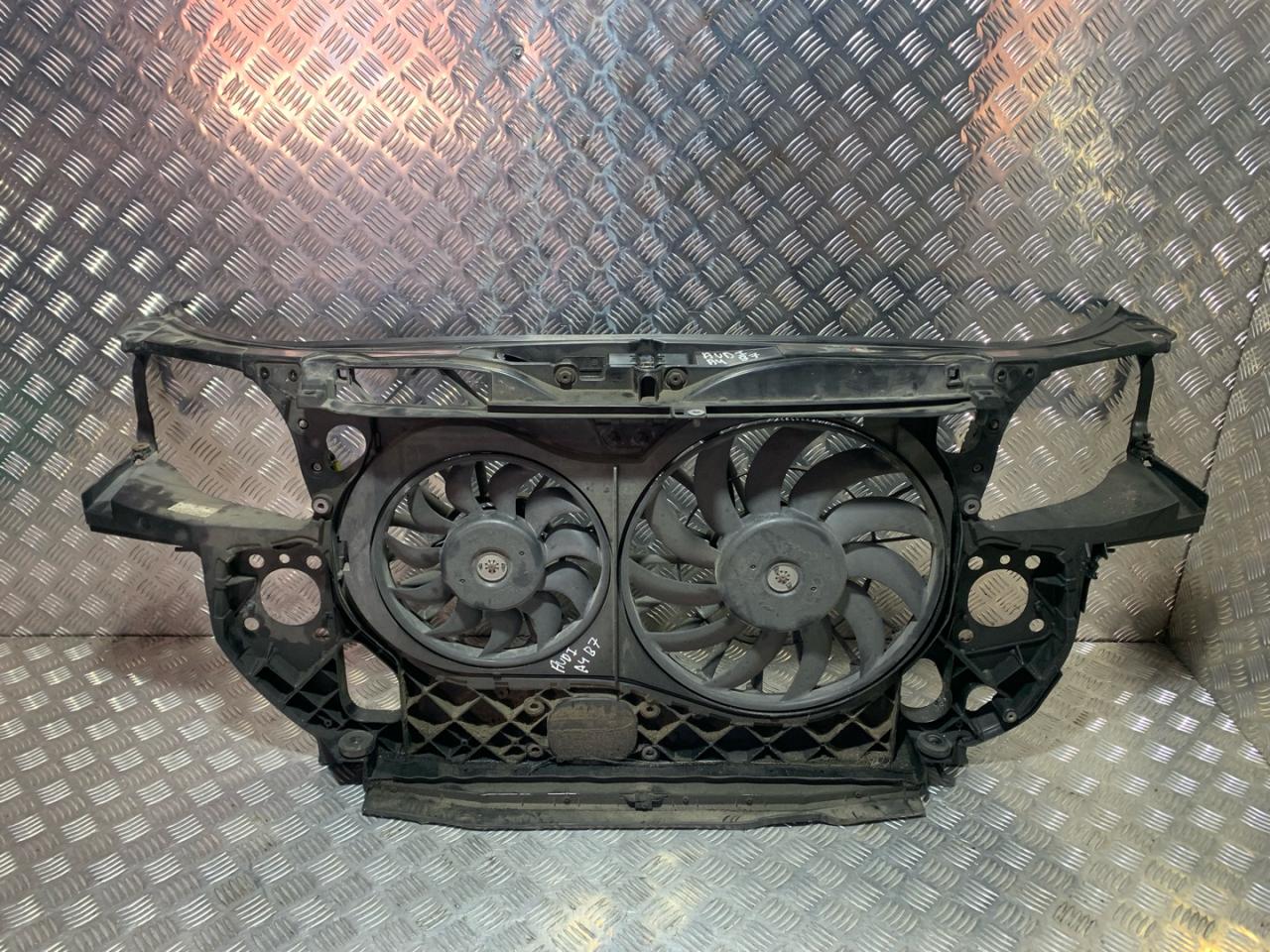 передняя панель крепления облицовки (телевизор) Audi A4 B7 (2004 - 2009), 2.0 л., i, ALT, бензин, 8E0805594F - фото №1