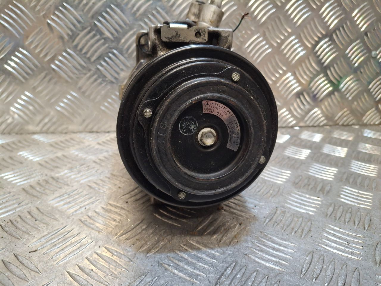 компрессор кондиционера Mercedes-Benz M-Класс W163 (1997 - 2001), 3.2 л., M 112.942, бензин, 0002303911, 0002346303, 0002306811 - фото №1