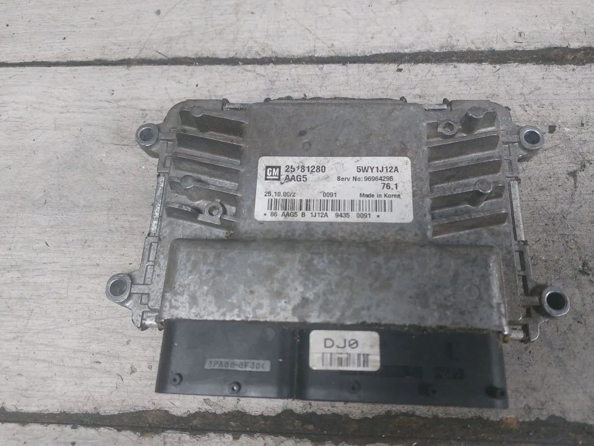 блок управления двигателем Chevrolet Cruze 1 поколение (2009 - 2012), 1.8 л., F18D4, бензин, 96964295, 25181280 - фото №1