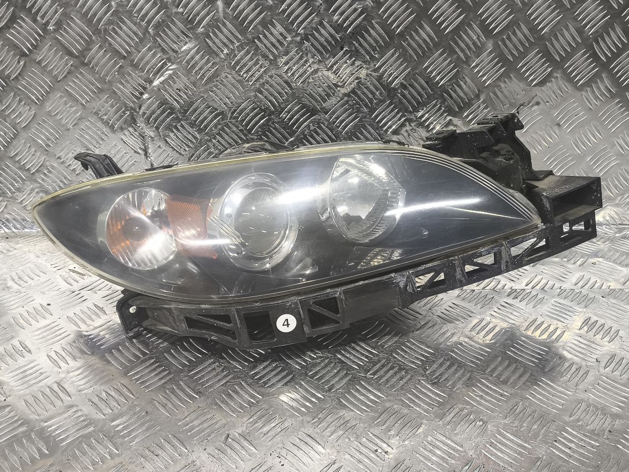 фара правая Mazda 3 BK (2003 - 2005), седан, правый руль, BN8V510K0C - фото №1