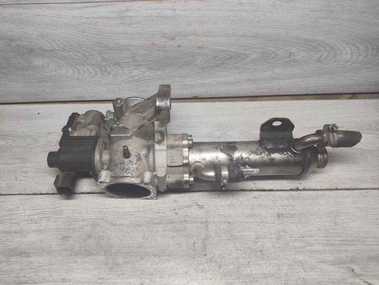 клапан EGR Volvo XC90 1 поколение (2002 - 2006), 2.4 л., D 5244 T4, дизель, 30774446, 70057504, 880766L - фото №1