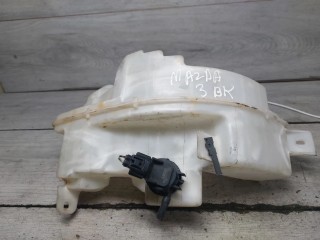 бачок омывателя Mazda 3 1 поколение [рестайлинг] BK (2006 - 2008), седан, BN9B67480D, BN9B67480C
