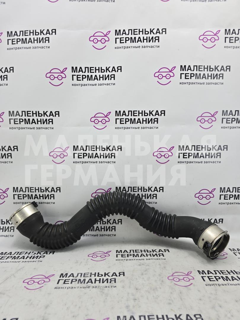 патрубок интеркулера Mercedes-Benz A-Класс W176 2013, 2.0 л., M 270.920, бензин, робот, серый, хетчбэк 5 дв., передний привод, правый руль, A2465200001 - фото №1