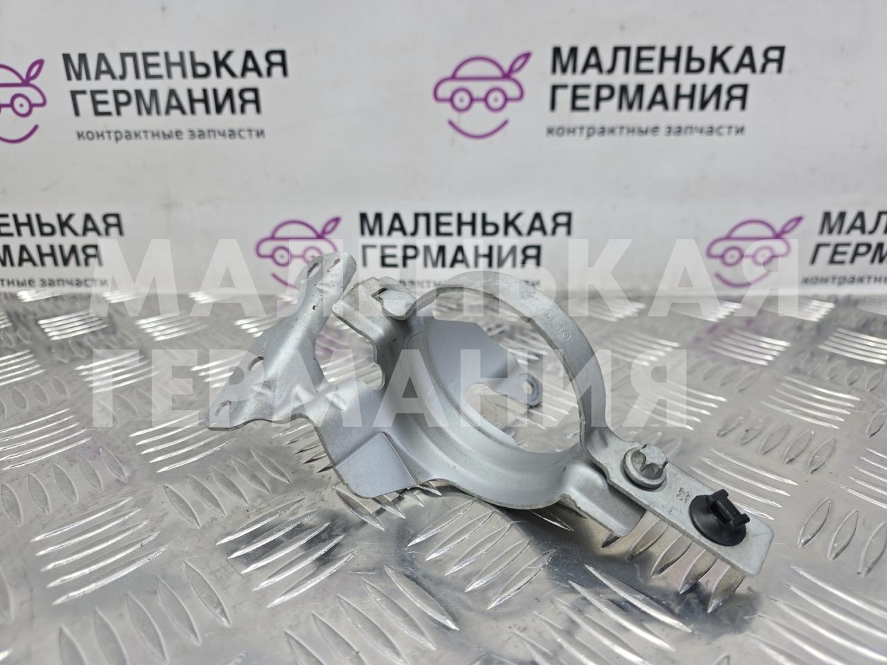 кронштейн (крепление) Mercedes-Benz GLA-Класс X156 2014, 2.0 л., M 270.920, бензин, робот, белый calcite white (650u), хетчбэк 5 дв., полный привод, правый руль, A2465040040 - фото №1