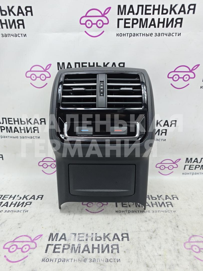 Декоративная накладка центральной консоли Volkswagen Passat B8 2015, 1.8 л., CJSA, бензин, робот, 2t/c9x чёрный перламутр, седан, правый руль, 3G0864376G, 3G0907049B, 3G0864298G, 3G0857100H, 3G0863916, 1J0919321, 4D0971638 - фото №1