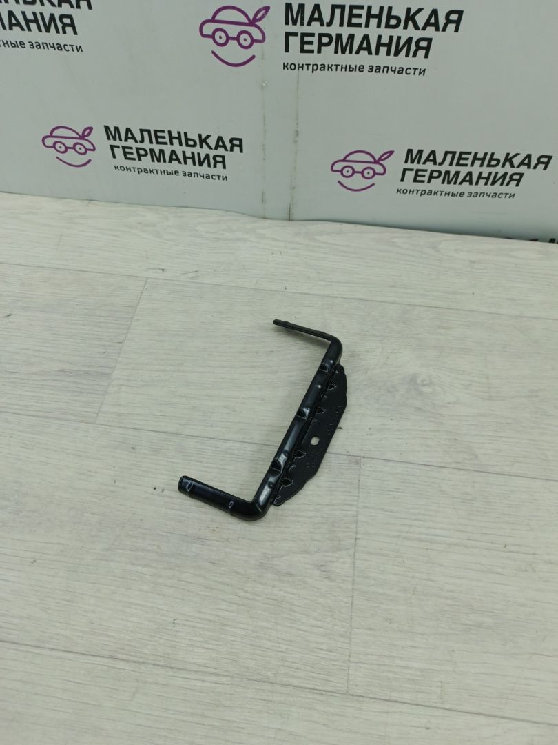 крепление аккумулятора Volvo S60 3 поколение (2018 - 2026), 31479349 - фото №1