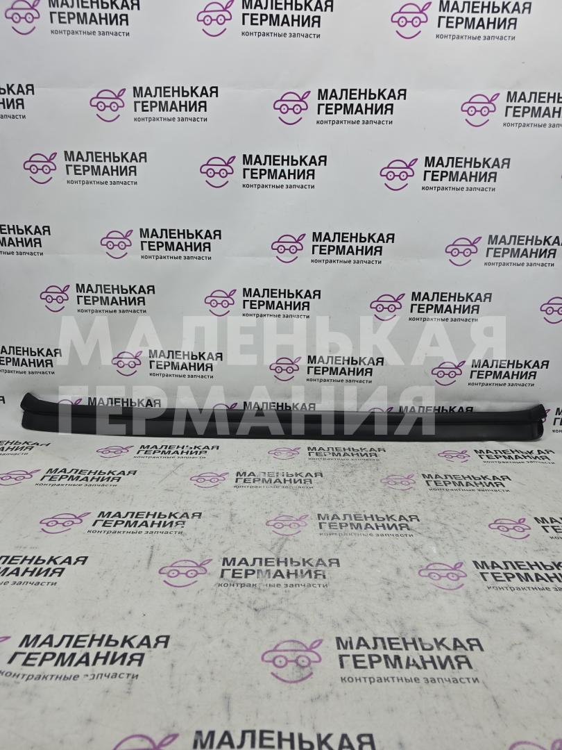 уплотнитель подкапотного пространства BMW M5 F10 2012, 4.4 л., S63 B44 B, бензин, робот, 300 alpinweiss 3, седан, задний привод, правый руль, 51767206521, 7206521 - фото №1