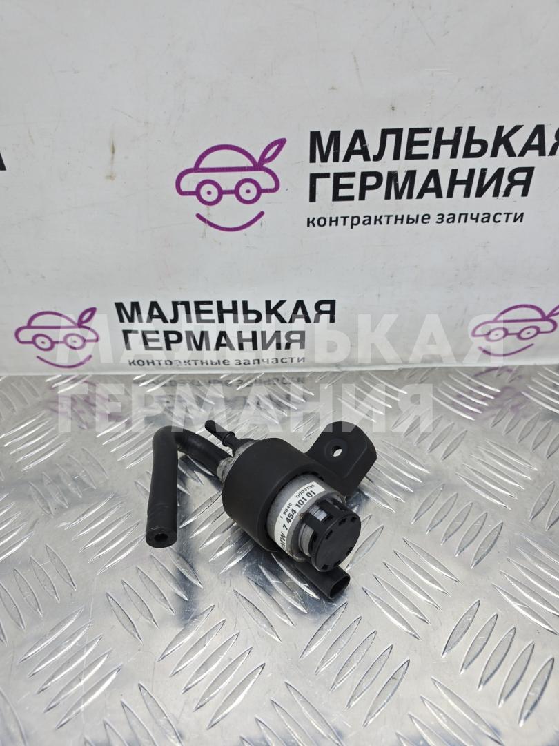 насос AdBlue BMW 5 серия G30/G31 G30 2017, 2.0 л., B47 D20 A, дизель, АКПП, black sapphire metallic (475), седан, задний привод, правый руль, 7454101, 96407454101, 16197354384, 7354384 - фото №1