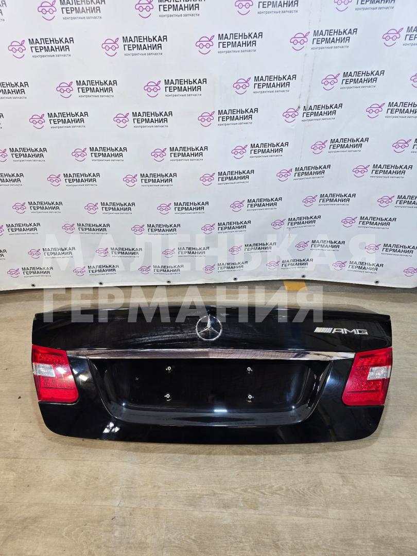 крышка багажника (дверь 3-5) Mercedes-Benz E-Класс W212/S212/C207/A207 W212 2012, 1.8 л., M 271.860, бензин, АКПП, 040 черный, седан, задний привод, правый руль, A2127500275, A2129060158, A2129060258 - фото №1