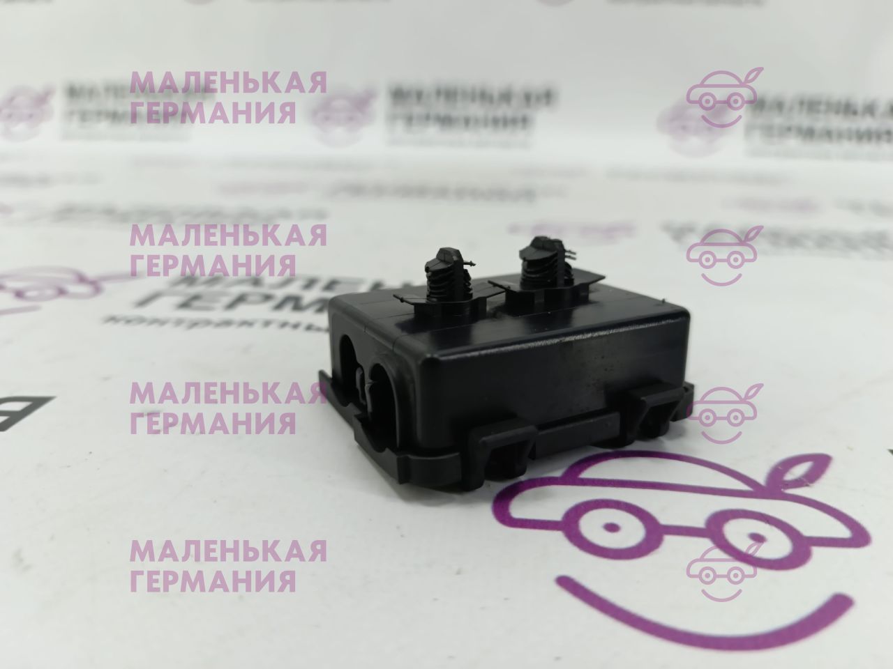 кожух электрических разъемов BMW 5 серия G30/G31 G30 2019, 4.4 л., N63 B44 C, бензин, АКПП, carbonschwarz metallic (416), седан, полный привод, 61139252800, 9252800 - фото №1