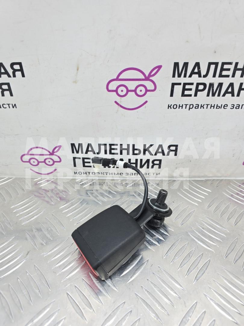 замок ремня безопасности BMW 8 серия G14/G15 G15 2021, 4.4 л., N63B44D, бензин, АКПП, черный, купе, полный привод, 7467899, 72117467899 - фото №1