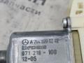 моторчик стеклоподъемника передний правый Mercedes-Benz E-Класс W212/S212/C207/A207 W212 2012, 1.8 л., M 271.860, бензин, АКПП, 040 черный, седан, задний привод, правый руль, A2048200242 - фото №9