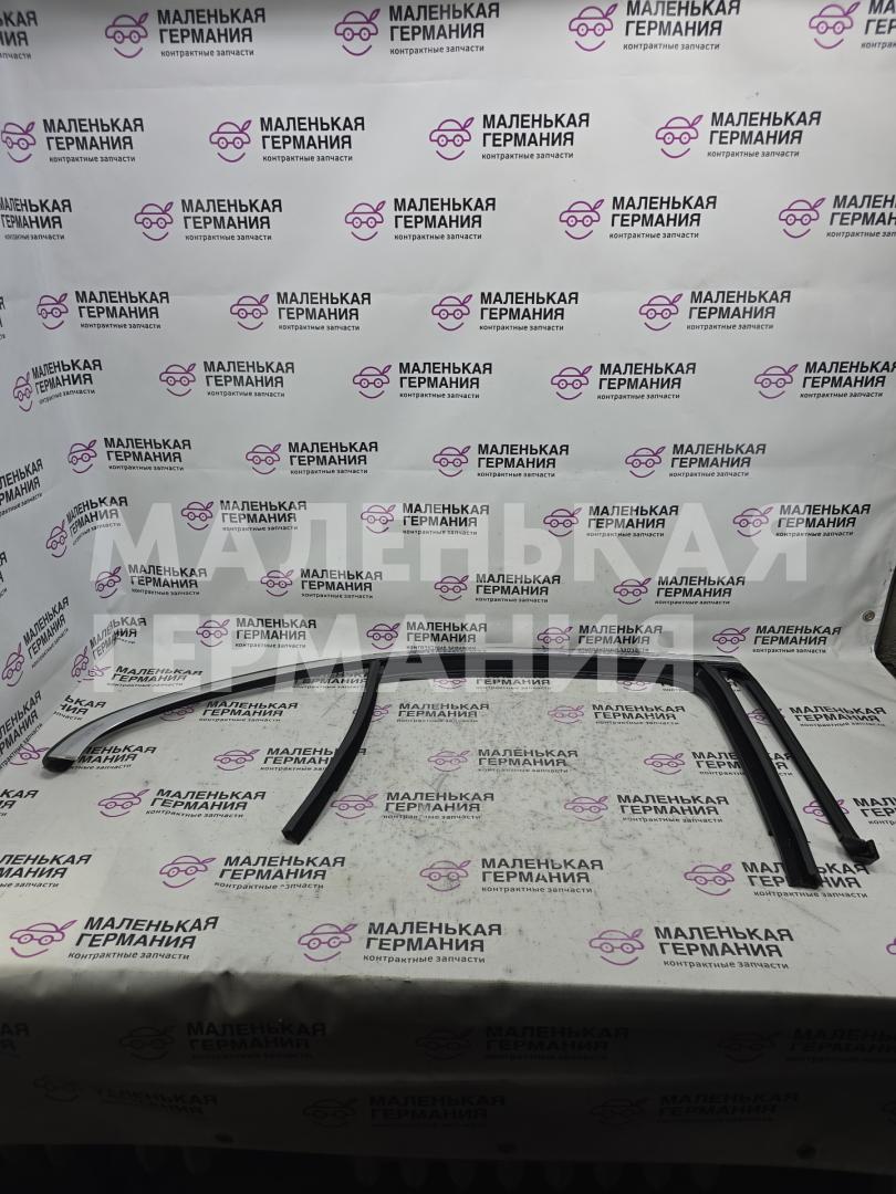 Уплотнитель стекла Mercedes-Benz C-Класс W205/S205/C205 W205.042 2014, 2.0 л., M 274.920, бензин, АКПП, 755 серый, седан, задний привод, правый руль, A2057350225 - фото №1