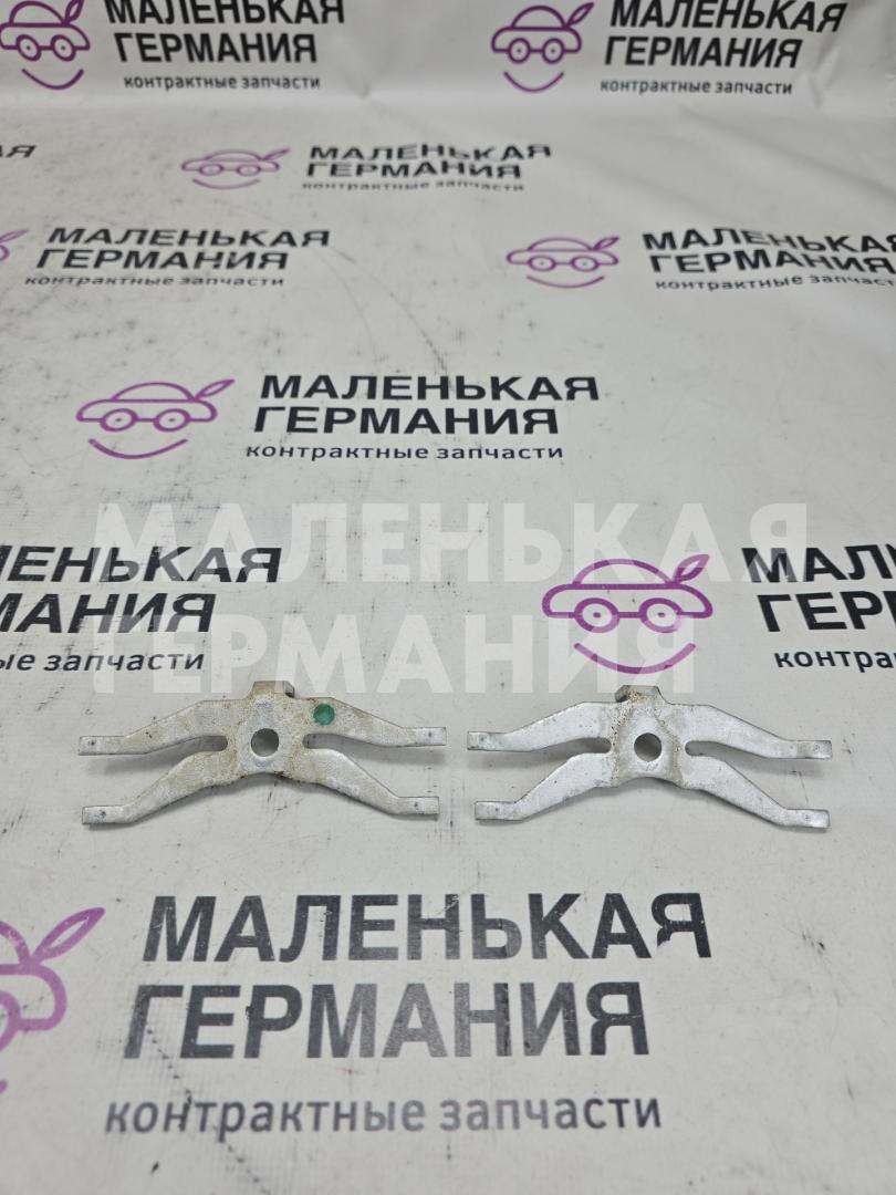 крепление форсунки BMW 5 серия F07/F10/F11 2010, 3.0 л., N55 B30 A, бензин, АКПП, 13537568663, 7568663 - фото №1