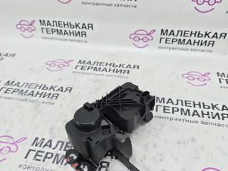 замок капота Mercedes-Benz A-Класс W176 2013, 2.0 л., M 270.920, бензин, робот, серый, хетчбэк 5 дв., передний привод, правый руль, A2468700558