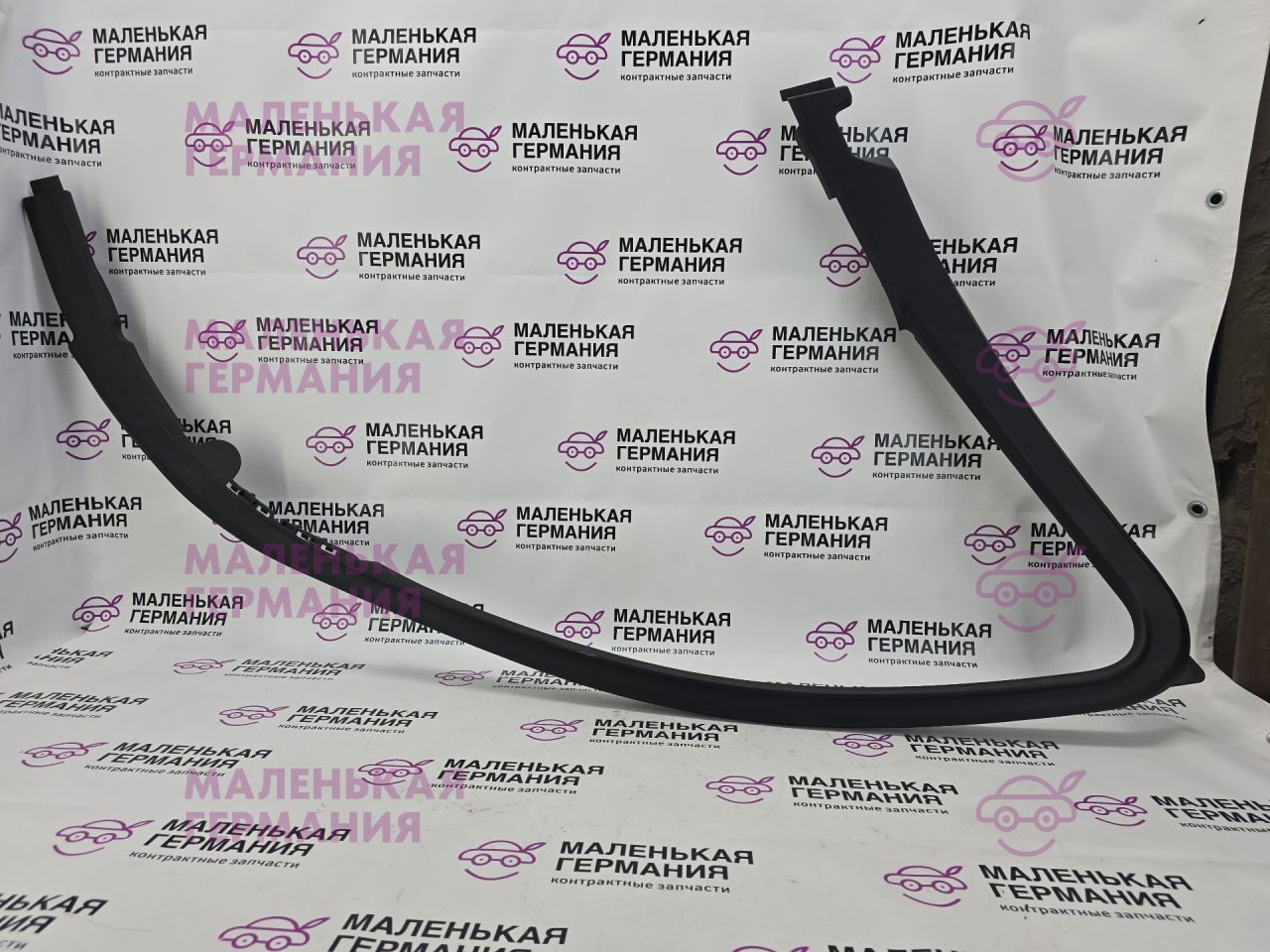 молдинг двери передней левой BMW 5 серия G30/G31 G30 2019, 4.4 л., N63 B44 C, бензин, АКПП, carbonschwarz metallic (416), седан, полный привод, 51337384929, 7384929 - фото №1
