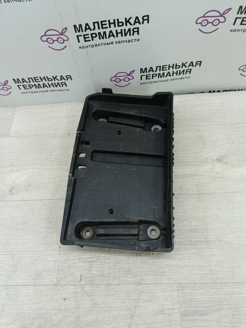 полка аккумулятора Mercedes-Benz C-Класс W205/S205/C205 2014, 2.0 л., M 274.920, бензин, АКПП, белый, седан, задний привод, правый руль, A2056200118 - фото №1