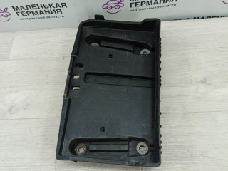 полка аккумулятора Mercedes-Benz C-Класс W205/S205/C205 2014, 2.0 л., M 274.920, бензин, АКПП, белый, седан, задний привод, правый руль, A2056200118