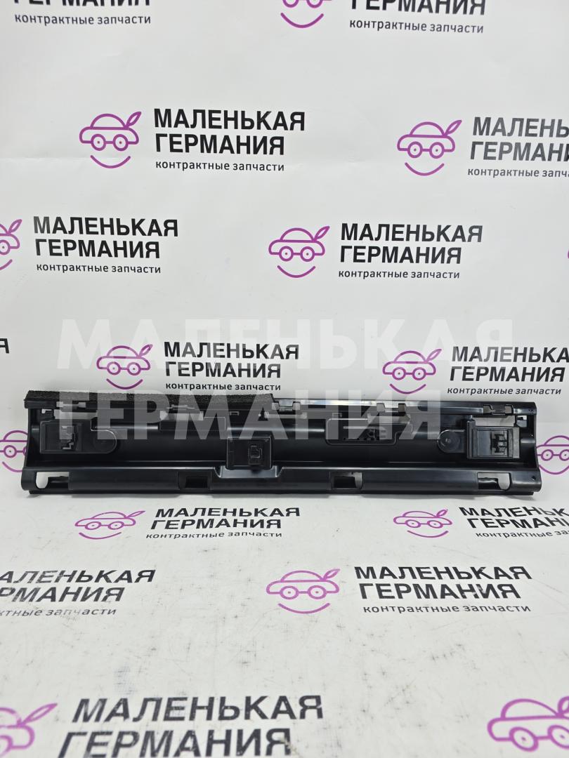 Кронштейн крепления порога BMW X1 F48 2017, 2.0 л., B48 A20 B, бензин, АКПП, alpinweiss 3 (300), полный привод, правый руль, 51777332331, 7332331 - фото №1
