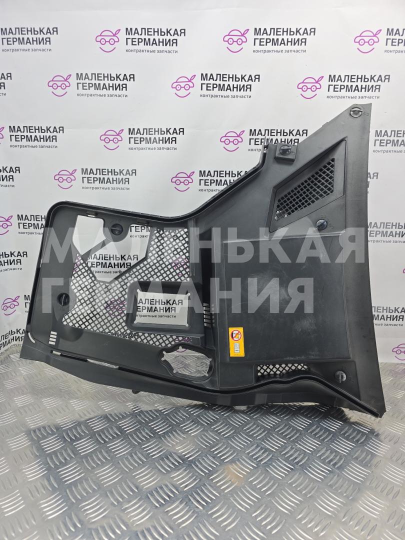 водосток планки обтекателя (жабо) Mercedes-Benz C-Класс W205/S205/C205 W205.042 2014, 2.0 л., M 274.920, бензин, АКПП, 755 серый, седан, задний привод, правый руль, A2058300703 - фото №1