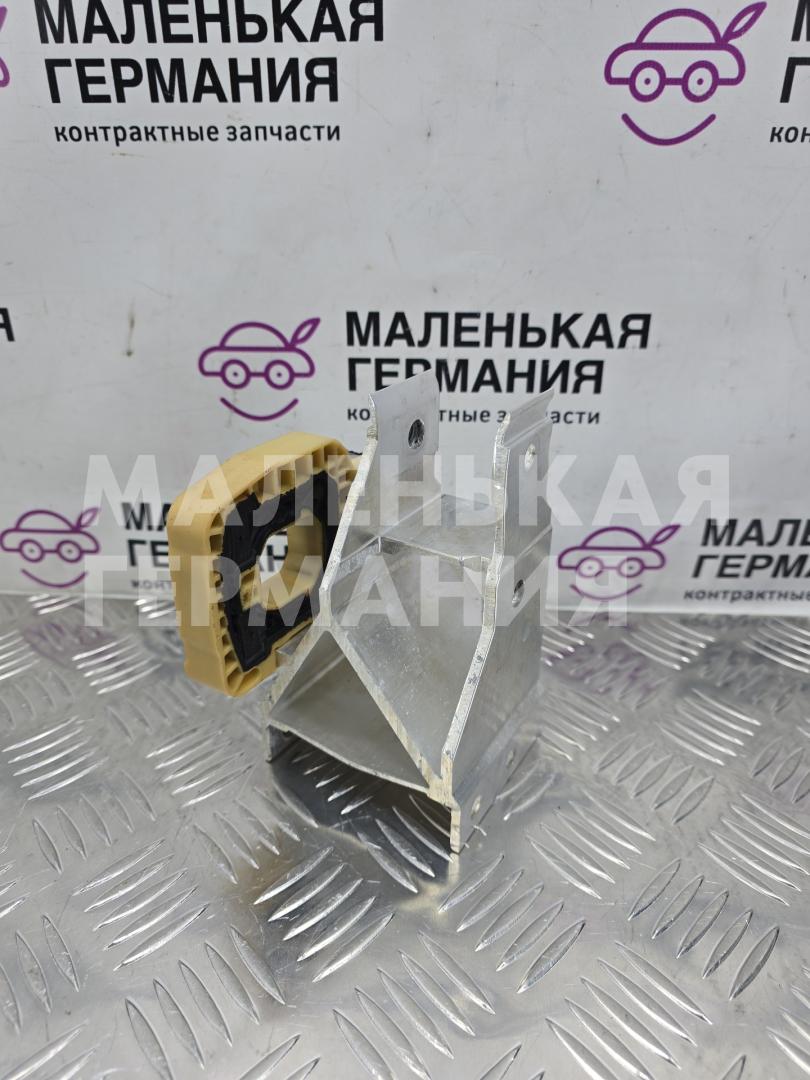 кронштейн радиатора BMW 5 серия G30/G31 G30 2017, 2.0 л., B47 D20 A, дизель, АКПП, black sapphire metallic (475), седан, задний привод, правый руль, 51117357216, 7357216 - фото №1