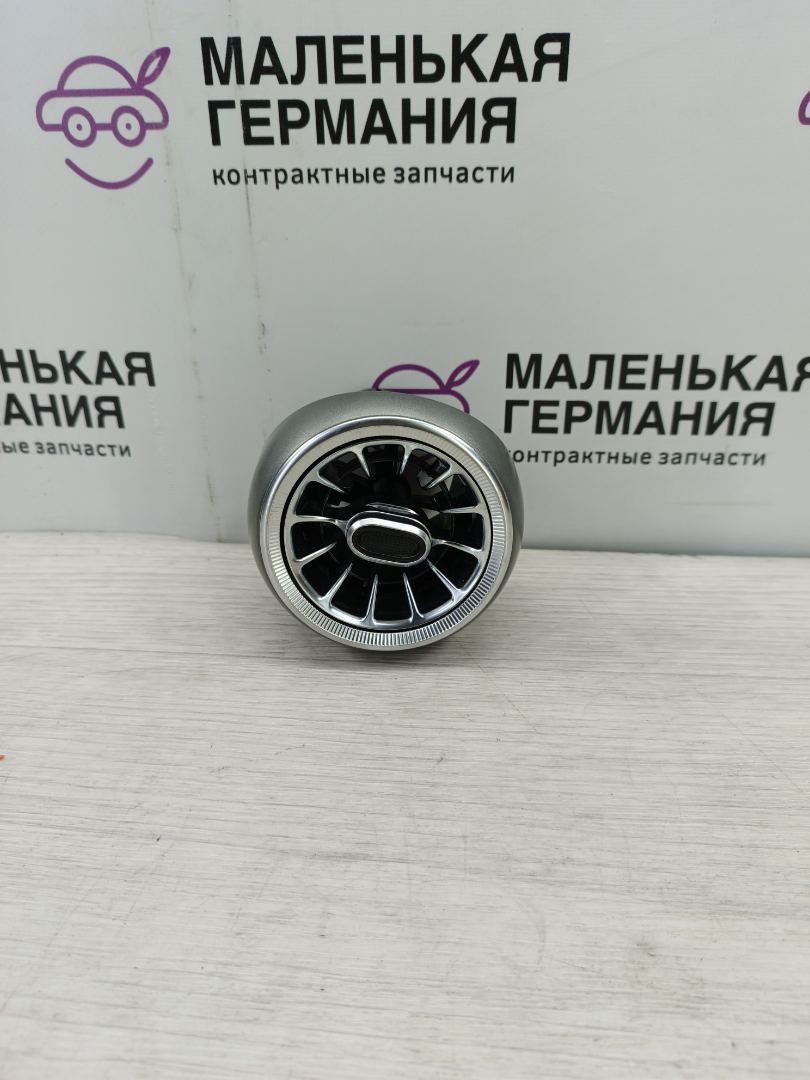 дефлектор обдува салона Mercedes-Benz C-Класс W205/S205/C205 2014, 2.0 л., M 274.920, бензин, АКПП, белый, седан, задний привод, правый руль, A2058304300 - фото №1