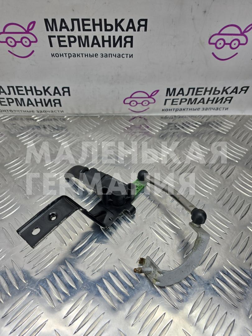 датчик дорожного просвета задний Volkswagen Passat B8 2015, 1.8 л., CJSA, бензин, робот, 2t/c9x чёрный перламутр, седан, правый руль, 5Q0907503, 4H0973712, 3Q0412522 - фото №1