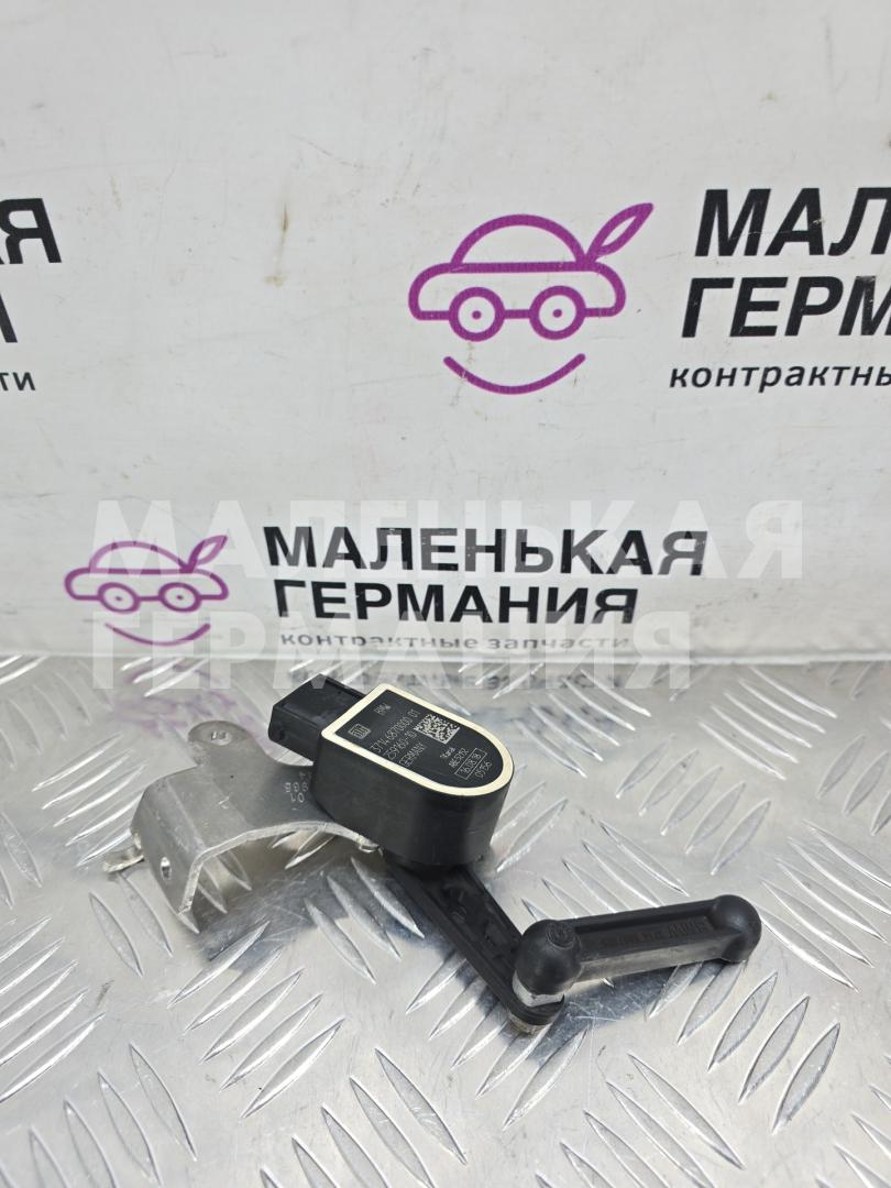 датчик дорожного просвета BMW 5 серия G30/G31 G30 2018, 2.0 л., B48 B20 A, бензин, АКПП, черный 475, седан, задний привод, правый руль, 37146870000, 37146867905, 6867905, 6870965, 37146870965 - фото №1