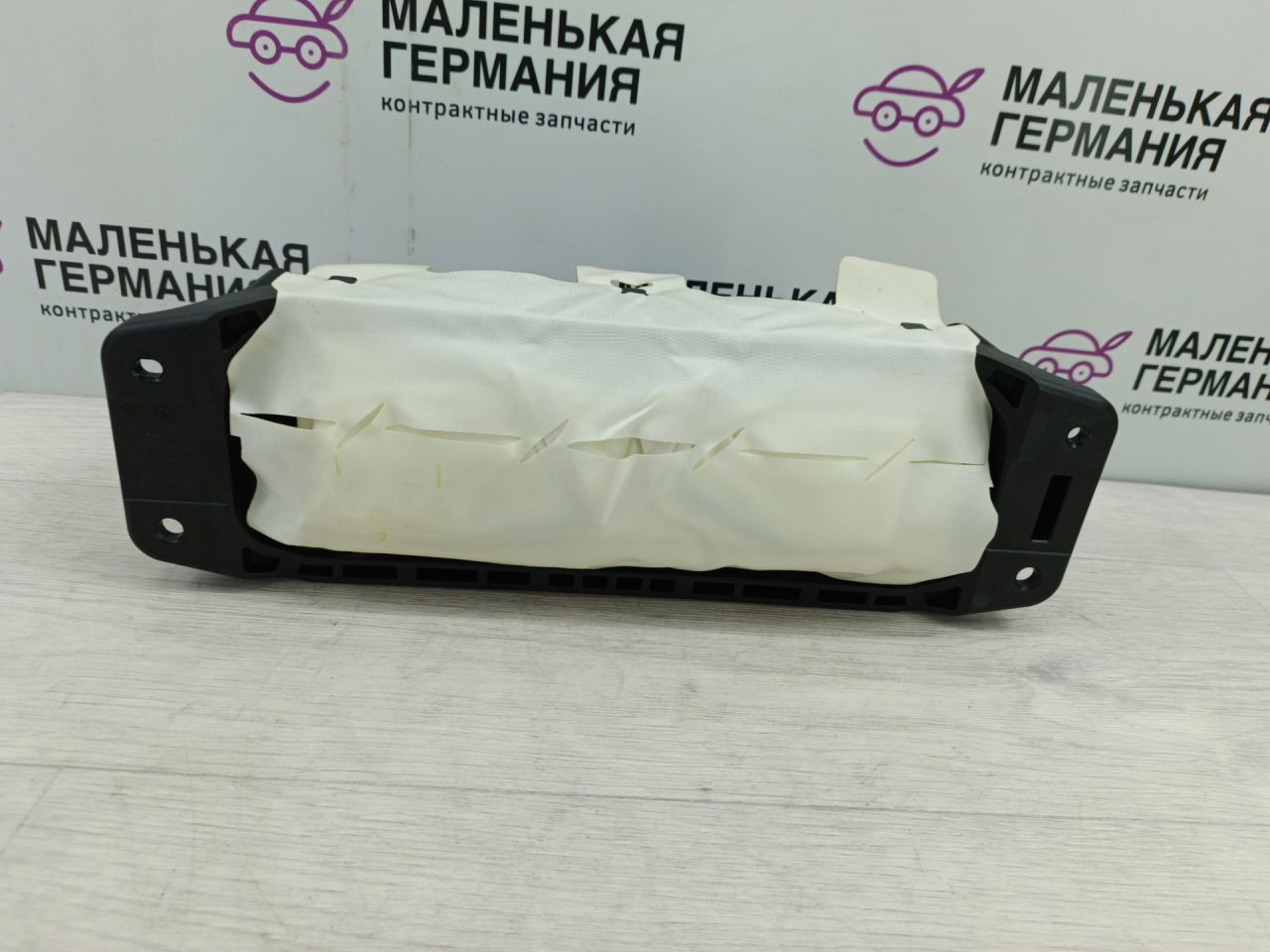 подушка безопасности пассажира Mercedes-Benz C-Класс W205/S205/C205 2014, 2.0 л., M 274.920, бензин, АКПП, белый, седан, задний привод, правый руль, 2058600500, A2058600500 - фото №1