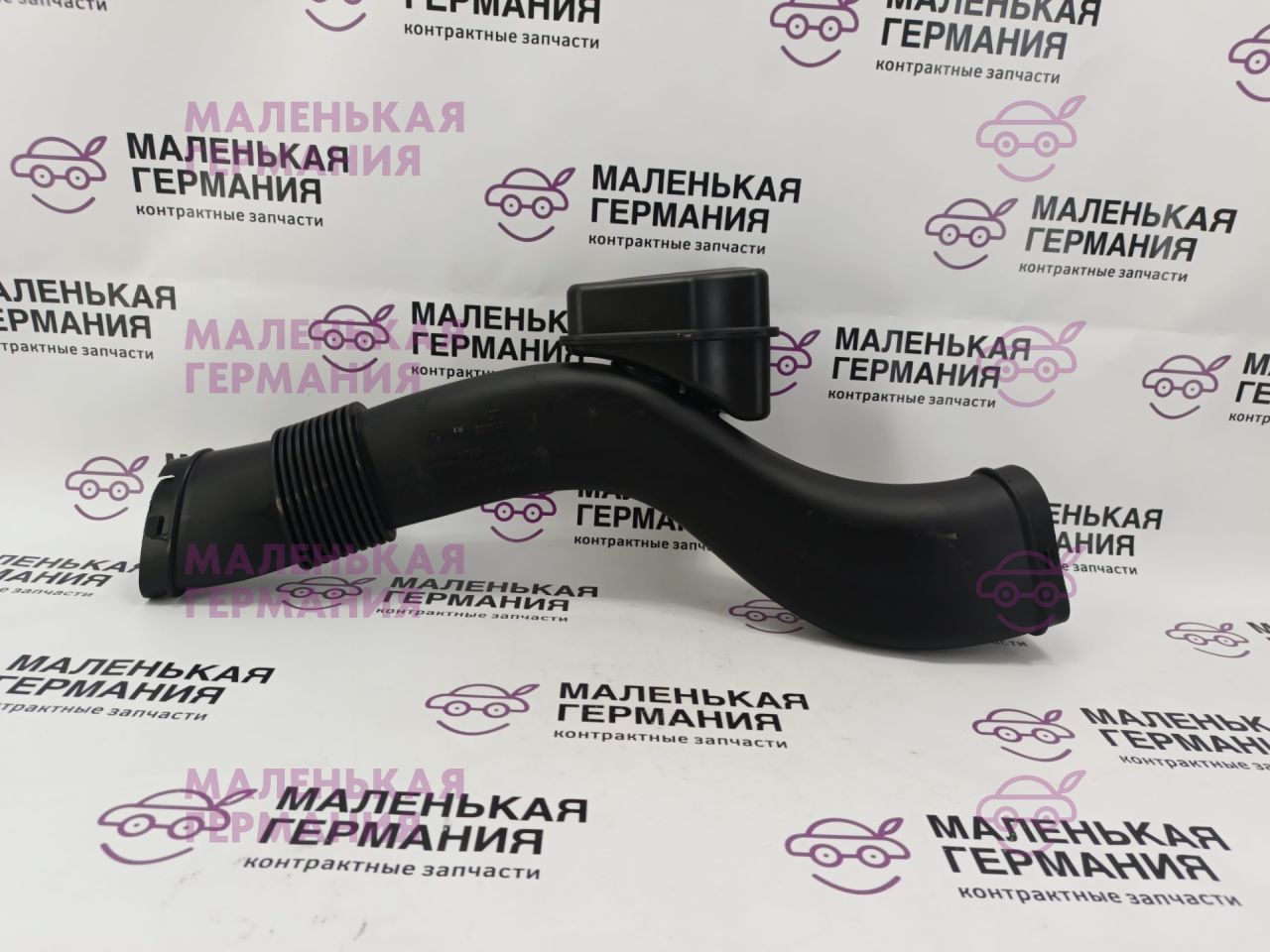 патрубок воздушного фильтра BMW 5 серия G30/G31 G30 2019, 4.4 л., N63 B44 C, бензин, АКПП, carbonschwarz metallic (416), седан, полный привод, 13718613149, 8613149 - фото №1