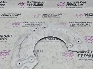 защитный кожух тормозного механизма Mercedes-Benz C-Класс W205/S205/C205 W205.042 2014, 2.0 л., M 274.920, бензин, АКПП, 755 серый, седан, задний привод, правый руль, A0004213520