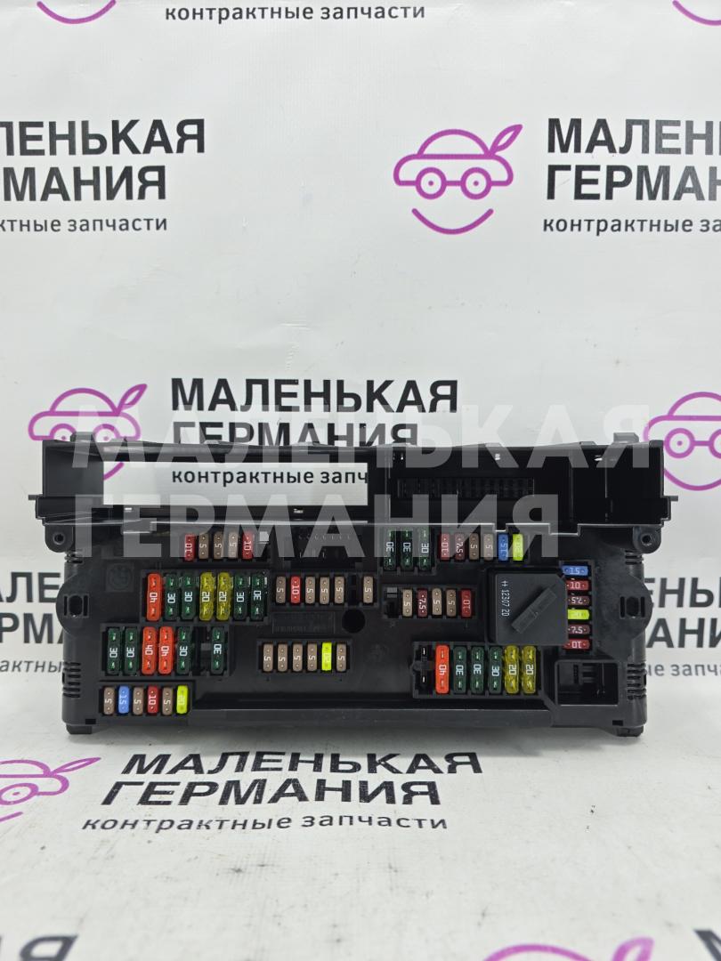 блок предохранителей BMW 6 серия F06/F12/F13 2012, 4.4 л., N63 B44 B, бензин, АКПП, alpinweiss 3 (300), хетчбэк 5 дв., задний привод, правый руль, 61149252815, 9252815 - фото №1