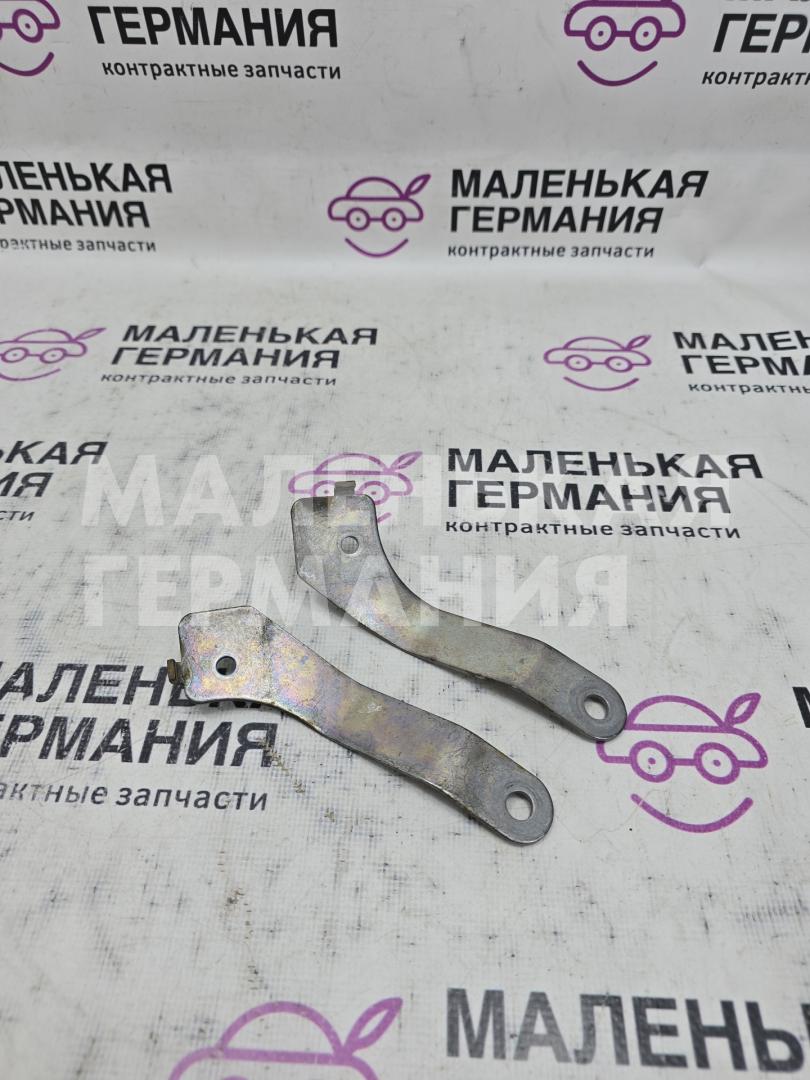 кронштейн (крепление) Mercedes-Benz A-Класс W176 2013, 2.0 л., M 270.920, бензин, робот, серый, хетчбэк 5 дв., передний привод, правый руль - фото №1