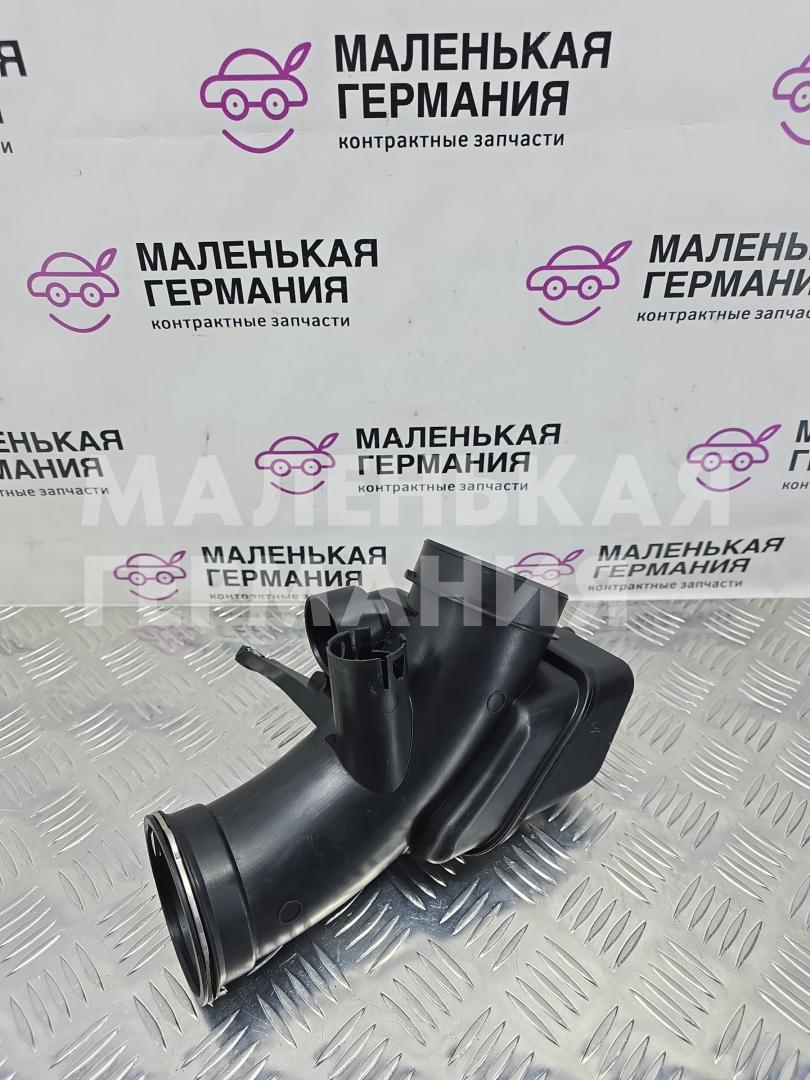 патрубок турбины BMW 5 серия G30/G31 G30 2017, 2.0 л., B47 D20 A, дизель, АКПП, black sapphire metallic (475), седан, задний привод, правый руль, 8573422, 13718573422 - фото №1