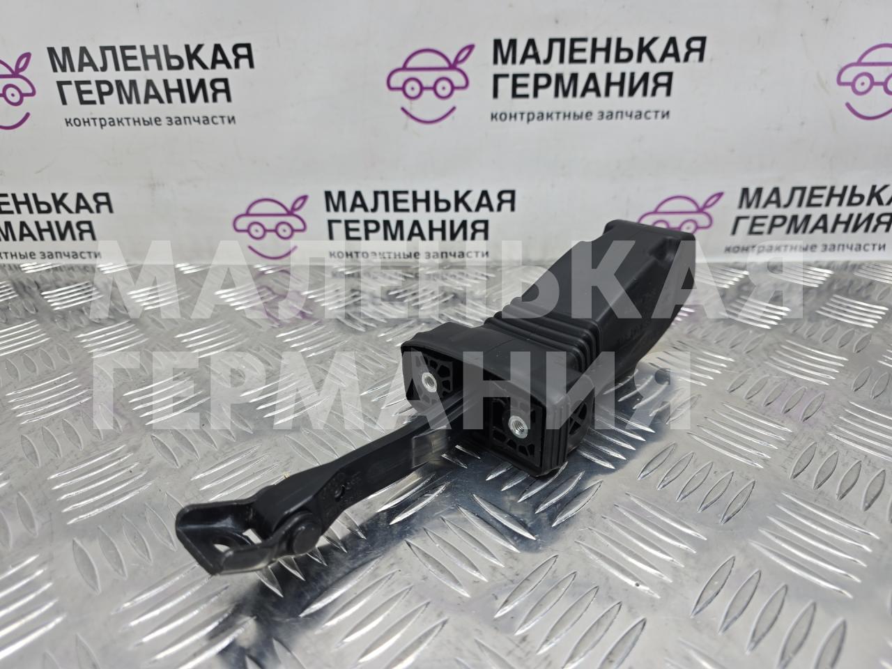 ограничитель открывания двери Audi A4 B9 2017, 2.0 л., CVKB, бензин, АКПП, 2y/s9r белый металлик, седан, передний привод, правый руль, 8W0837249, 8W0837267 - фото №1
