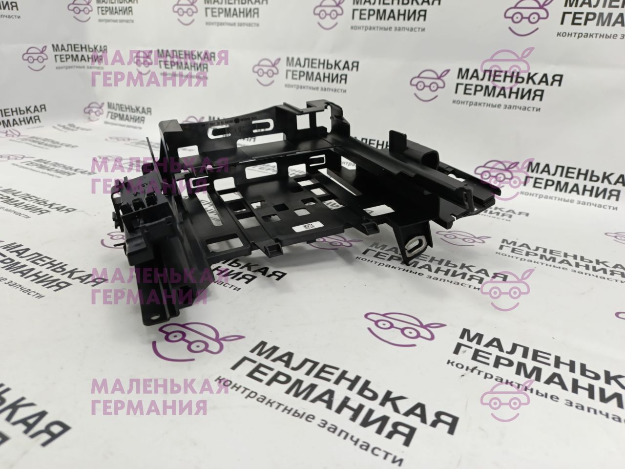 кронштейн блока управления BMW 5 серия G30/G31 G31 2017, 2.0 л., B48 B20 B, бензин, АКПП, alpinweiss 3 (300), универсал, правый руль, 12908605530, 8605530, 12518637797 - фото №1