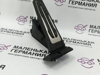 педаль BMW 5 серия G30/G31 G30 2019, 4.4 л., N63 B44 C, бензин, АКПП, carbonschwarz metallic (416), седан, полный привод, 35426871053, 6871053