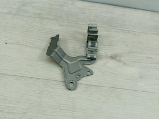 кронштейн (крепление) Mercedes-Benz C-Класс W205/S205/C205 2014, 2.0 л., M 274.920, бензин, АКПП, белый, седан, задний привод, правый руль, A0025468843