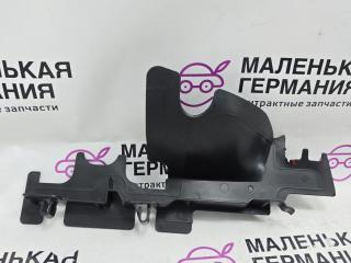 воздуховод (дефлектор) радиатора Volkswagen Golf GTI 6 поколение 2011, 2.0 л., CCZB, бензин, робот, b4/b9a белый, хетчбэк 5 дв., передний привод, правый руль, 5K0121284E