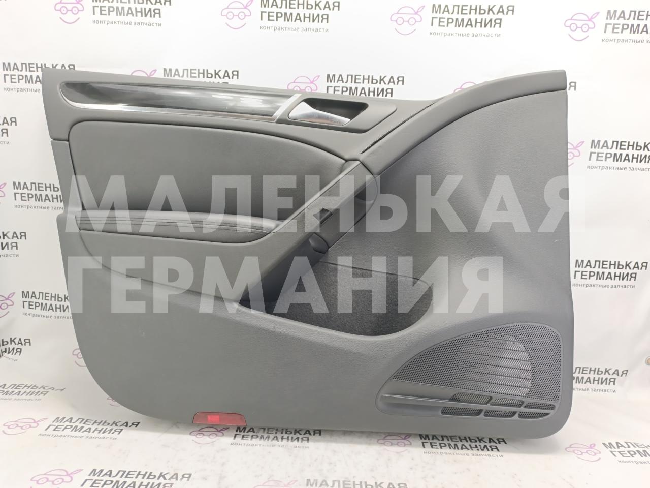 обшивка двери передняя левая Volkswagen Golf GTI 6 поколение 2011, 2.0 л., CCZB, бензин, робот, b4/b9a белый, хетчбэк 5 дв., передний привод, правый руль, 5K4867011 - фото №1
