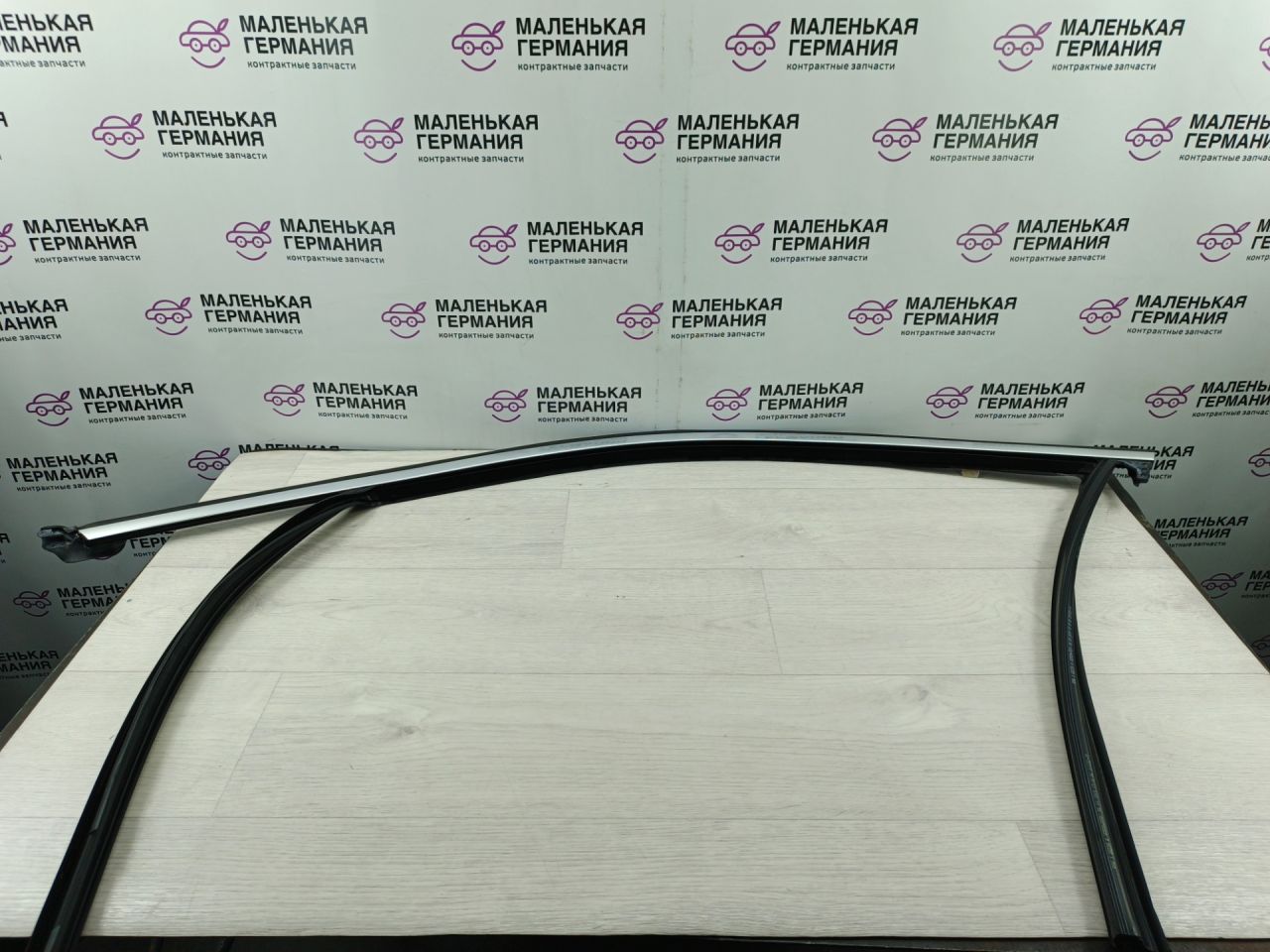 молдинг двери передней левой BMW X3 G01 2019, 2.0 л., B46 B20 B, бензин, АКПП, белый alpinweiss 3 (300), задний привод, 51337393425, 7393425 - фото №1