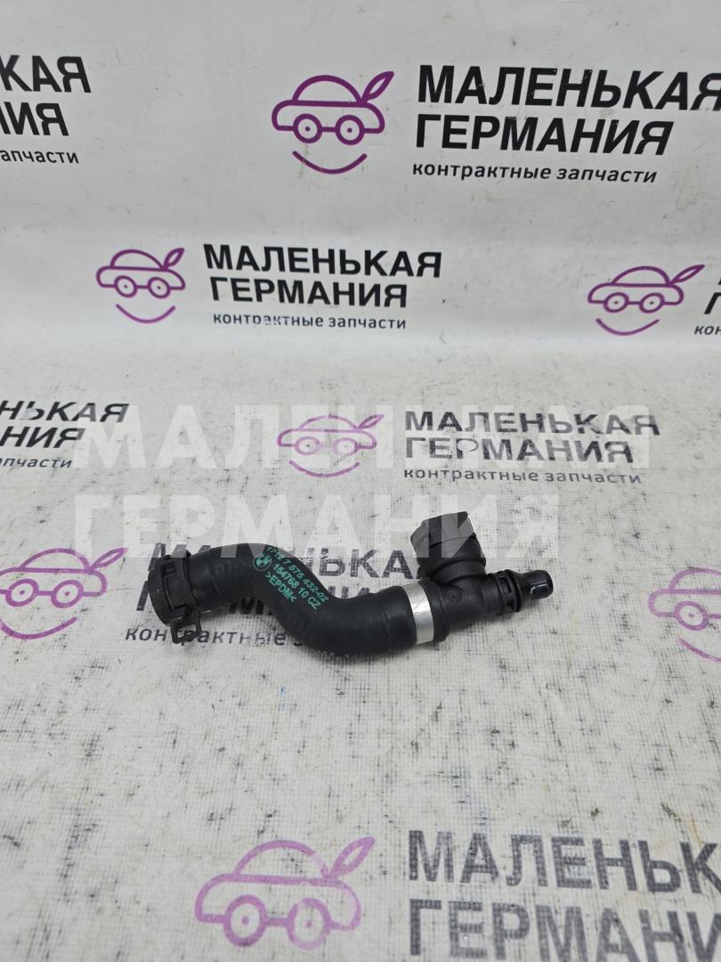 патрубок радиатора BMW 6 серия F06/F12/F13 2012, 4.4 л., N63 B44 B, бензин, АКПП, alpinweiss 3 (300), хетчбэк 5 дв., задний привод, правый руль, 17127575432, 7575432 - фото №1