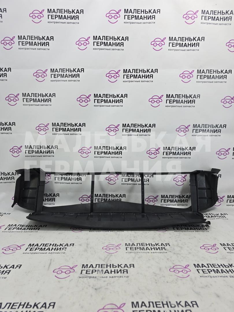 воздуховод (дефлектор) радиатора Mercedes-Benz A-Класс W176 2013, 2.0 л., M 270.920, бензин, робот, серый, хетчбэк 5 дв., передний привод, правый руль, A2465051130 - фото №1