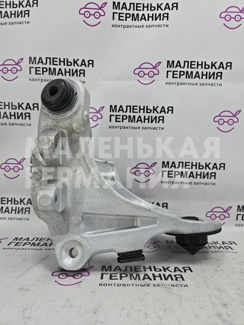 кулак задний правый BMW X5 F15 2014, 3.0 л., N57 D30 A, дизель, АКПП, mineralweiss metallic (a96), полный привод, правый руль, 33326770982, 6770982, 33326879102, 6879102, 6770984 - фото №1