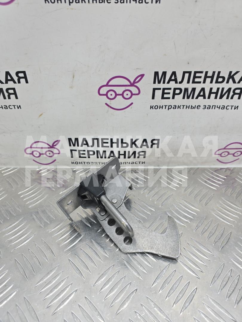 Ответная часть (скоба) замка капота BMW X4 F26 2014, 2.0 л., N20 B20 A, бензин, АКПП, 475 black sapphire metallic, полный привод, правый руль, 51237210734, 7210734, 7210733 - фото №1
