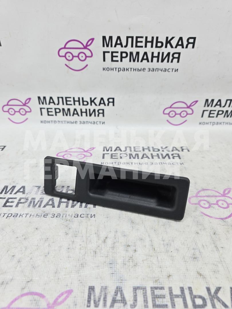 кнопка открытия багажника BMW M5 F10 2012, 4.4 л., S63 B44 B, бензин, робот, 300 alpinweiss 3, седан, задний привод, правый руль, 51247463162, 7463162 - фото №1